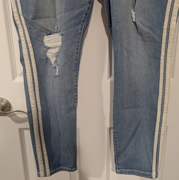 Torrid Side Stripe Jegging - Premium Stretch Light Wash in Size 22R (Regular) - Picture 5 of 16